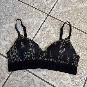 PINK Victorias Secret 34A Wear Everywhere Wireless Lightly Lined Bra Green Camo